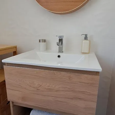 Notre- Dame Coeur De Wifi Netflix Apartament