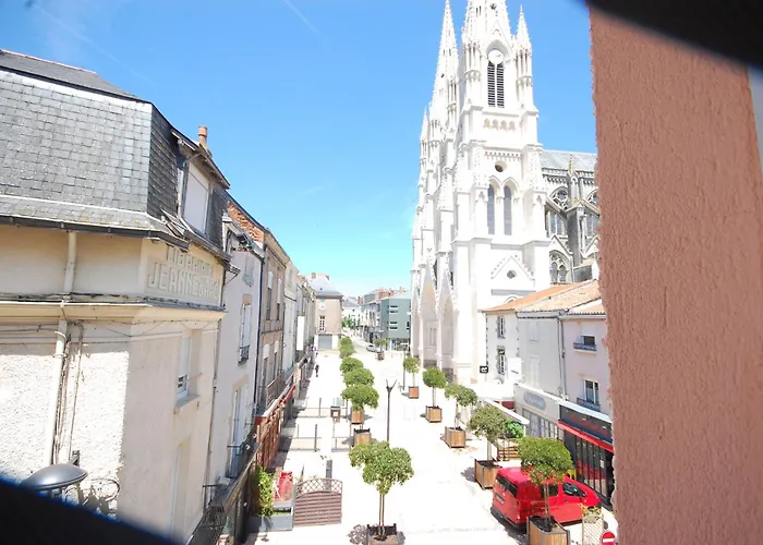 Apartamento Notre- Dame Coeur De Wifi Netflix Cholet